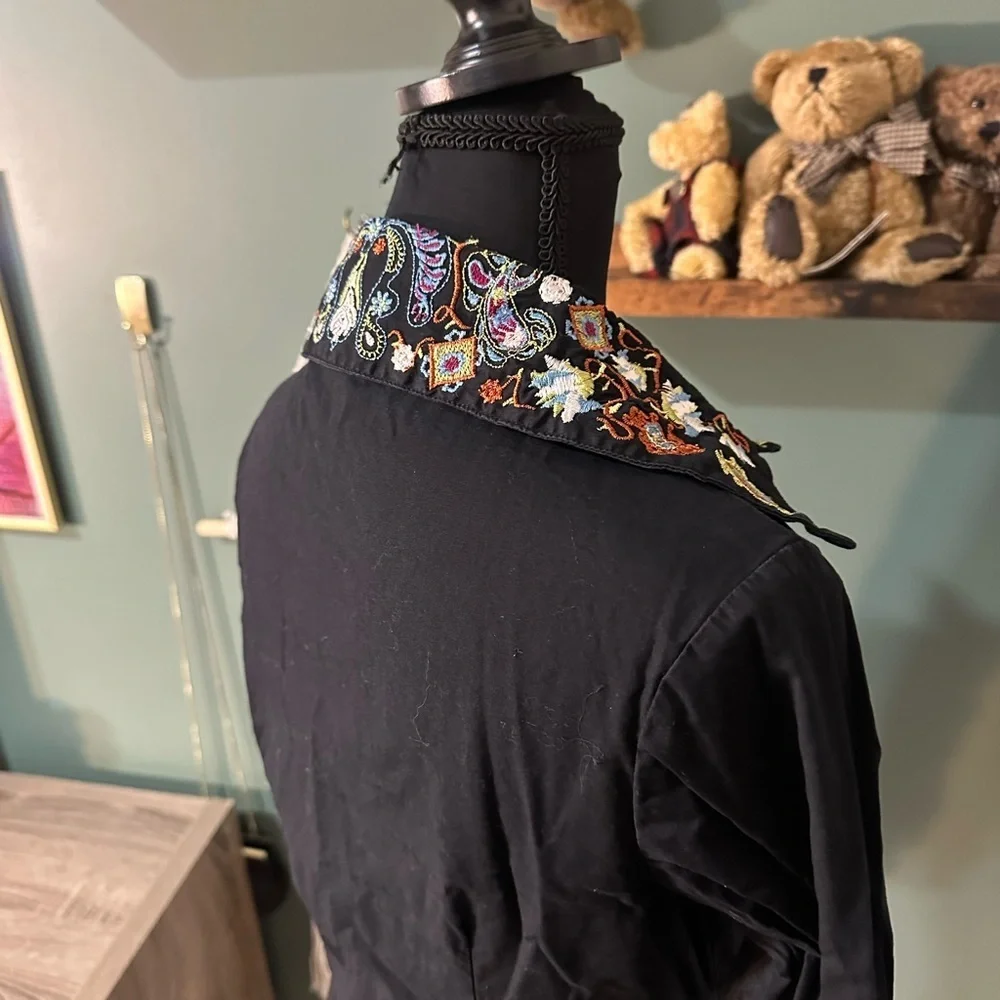 💕Y2K Bay Studio Petite Black Embroidered Button-Down Blouse PS